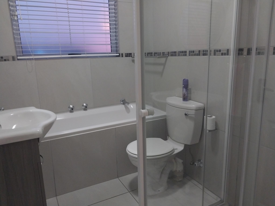 To Let 2 Bedroom Property for Rent in Sunningdale Western Cape